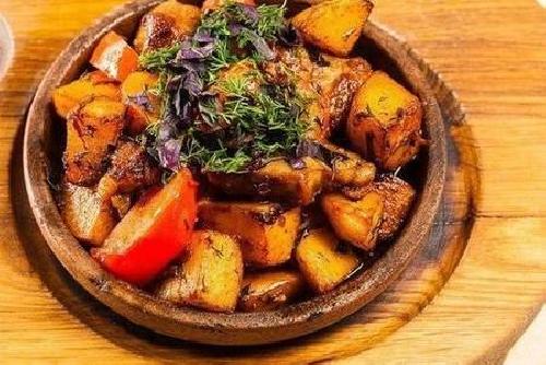 Оджахури со свининой ,зеленью и картофелем