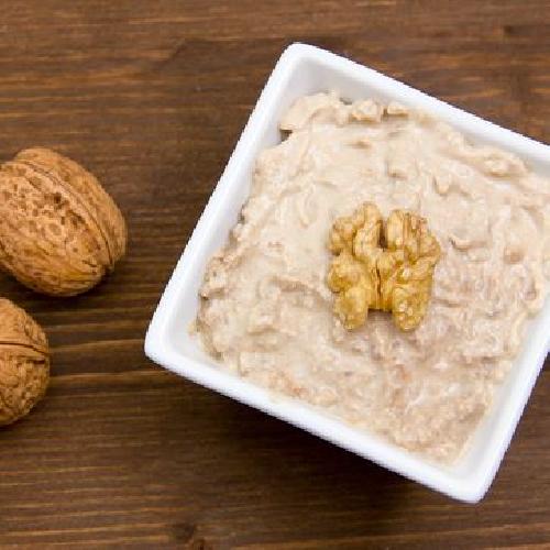 Баже   грузинский соус с грецкими  орехами, чесноком и специями
